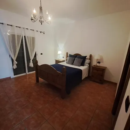 Jaye's * Арона